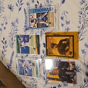 - Bundle of 5 Frank Thomas MLB baseball cards MINT